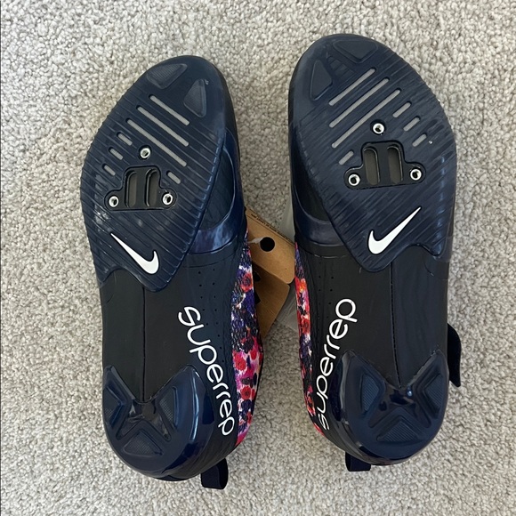 Women’s Nike Spin/Cycle Shoes- 9.5 - Picture 3 of 8